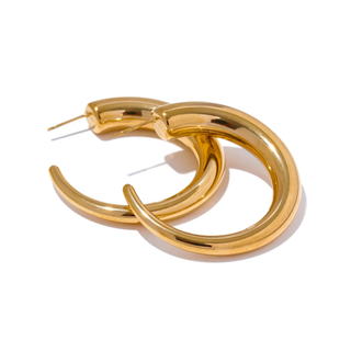 Scarlett Gold Hoops 💧