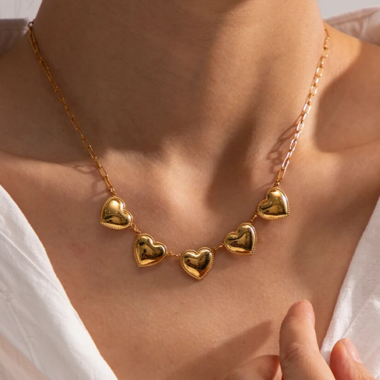 Ana hearts necklace 💧