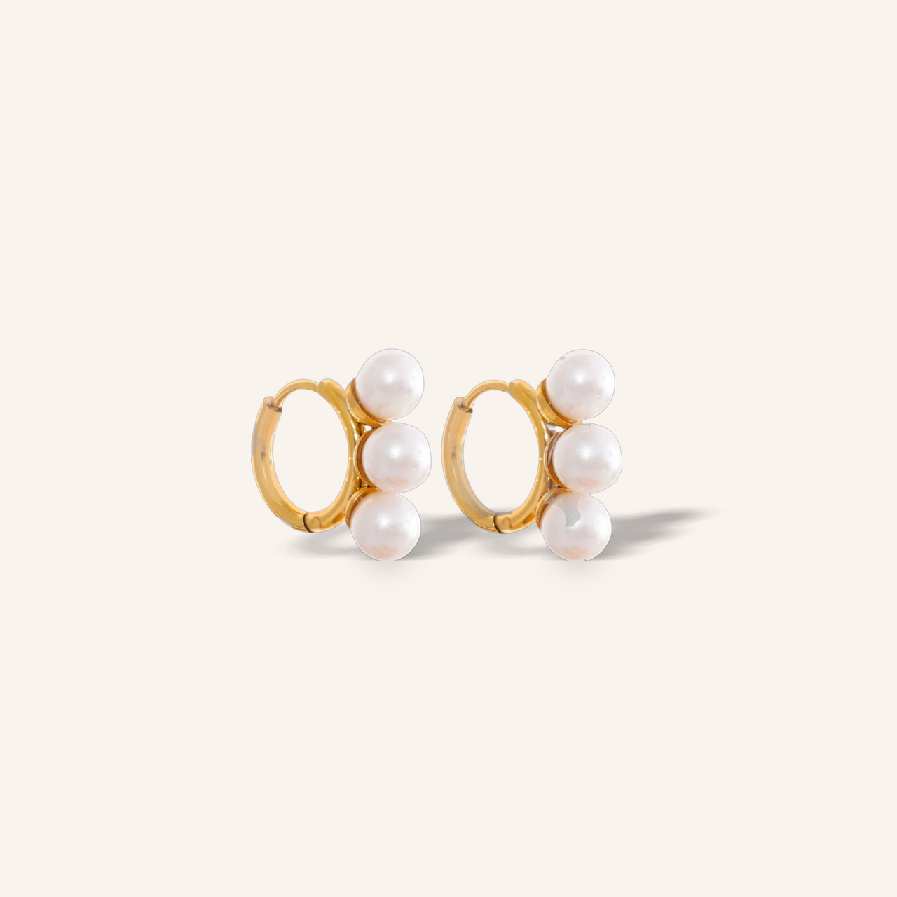 Triple mini pearls earrings