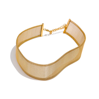 Darcy gold necklace 💧