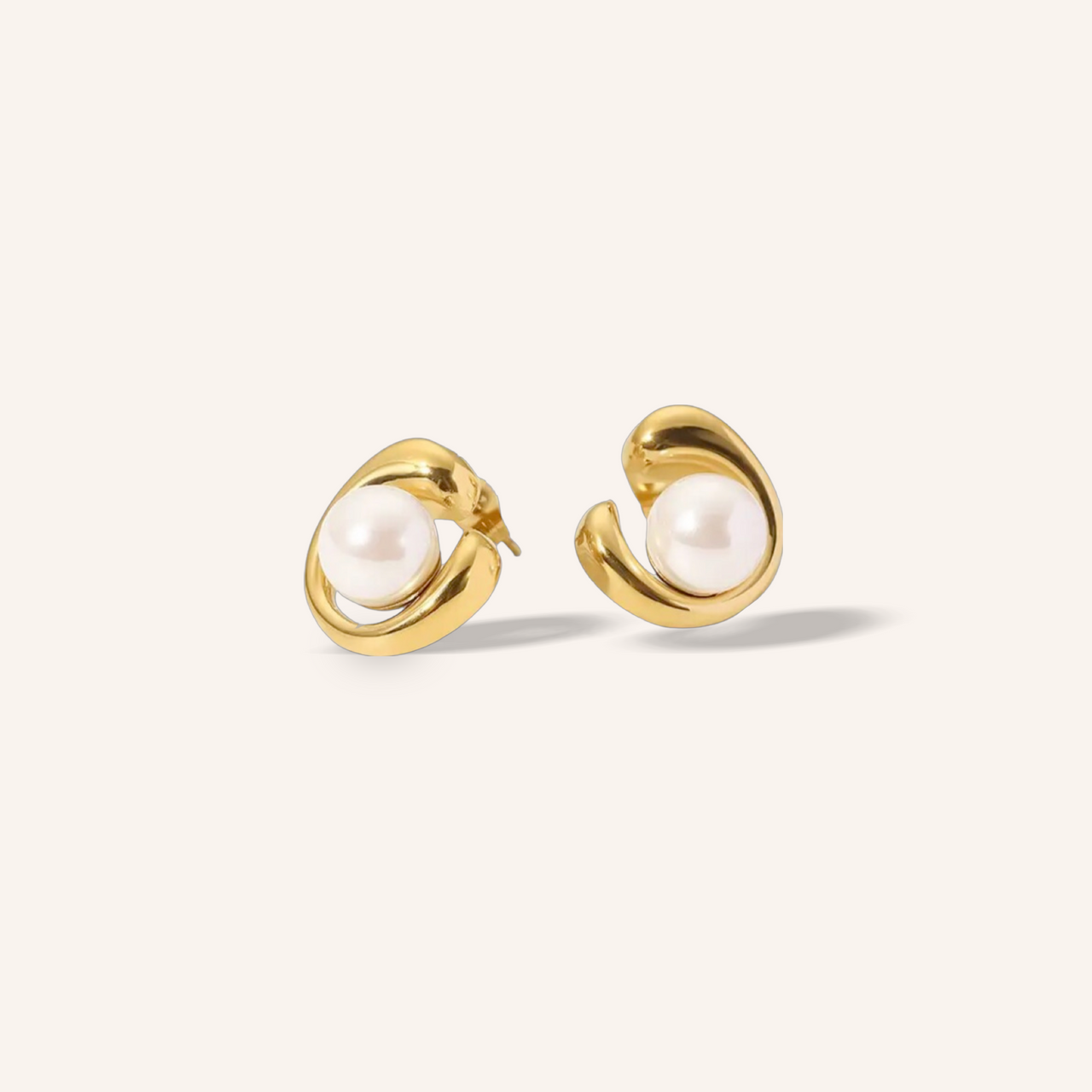 Olivia pearls earrings