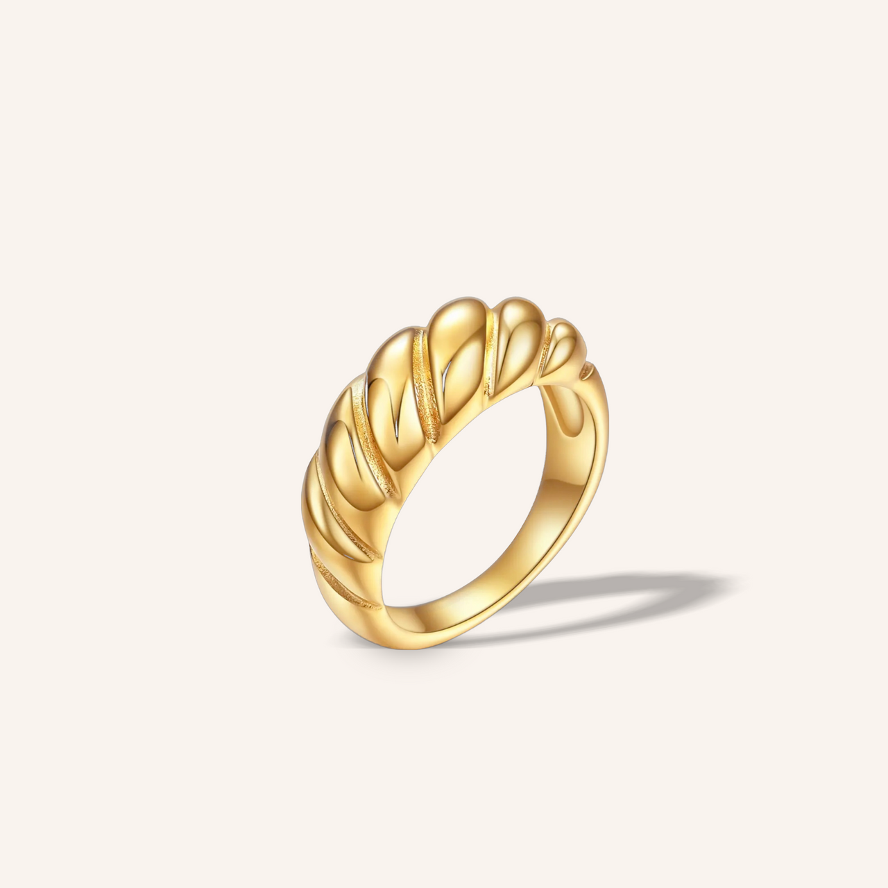 Croissant Ring Gold