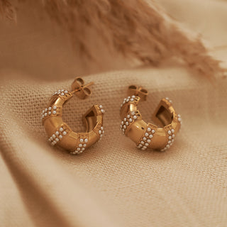 Tezza pearl hoops 💧