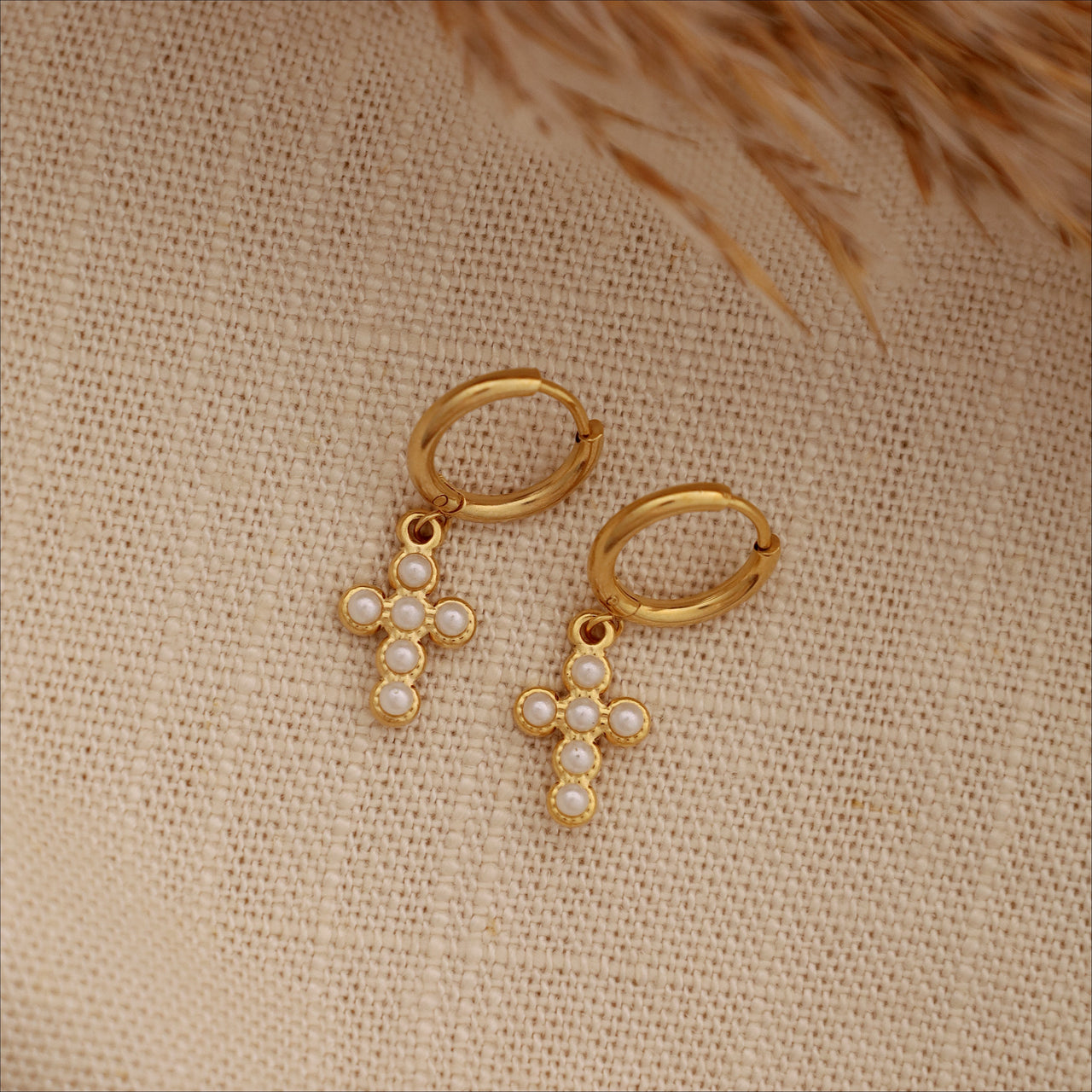 Cross pearls earrings