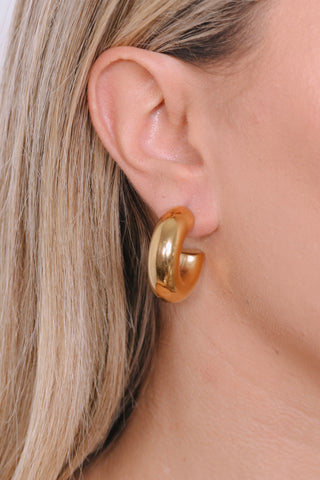 Gold Suzy Chunky hoops 💧