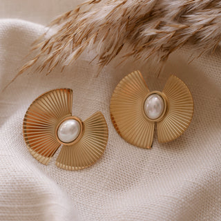 Ariana flower earrings