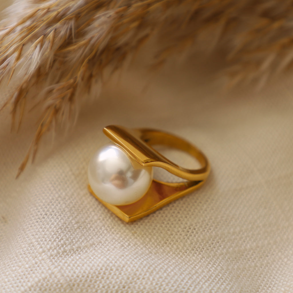 Big pearl ring 💧