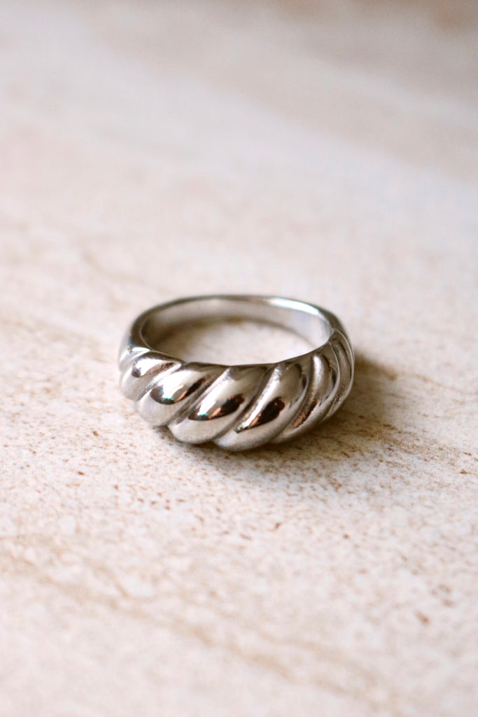 Croissant Ring Silver 💧