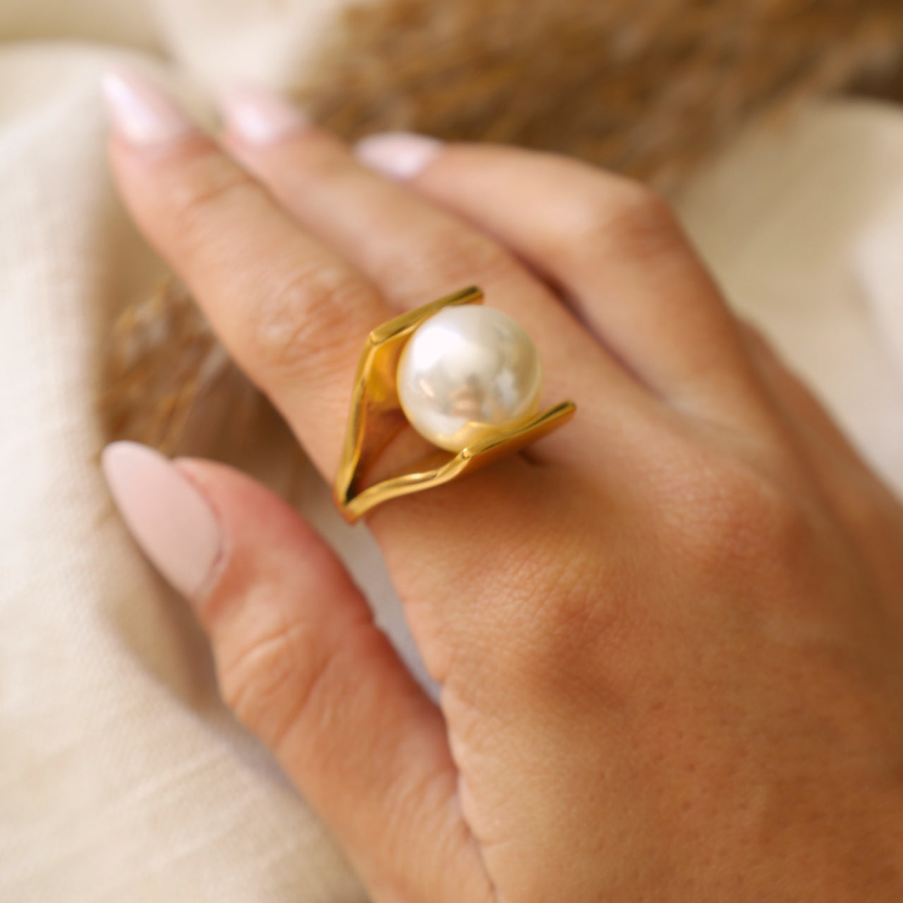Big pearl ring